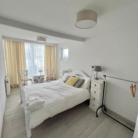 Newly Renovated 1 Bedroom Flat With Garden Pergola Ίννις Εξωτερικό φωτογραφία